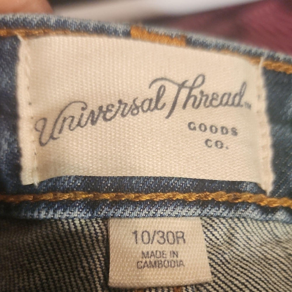 Universal Thread Blue Jeans with Classic Fit